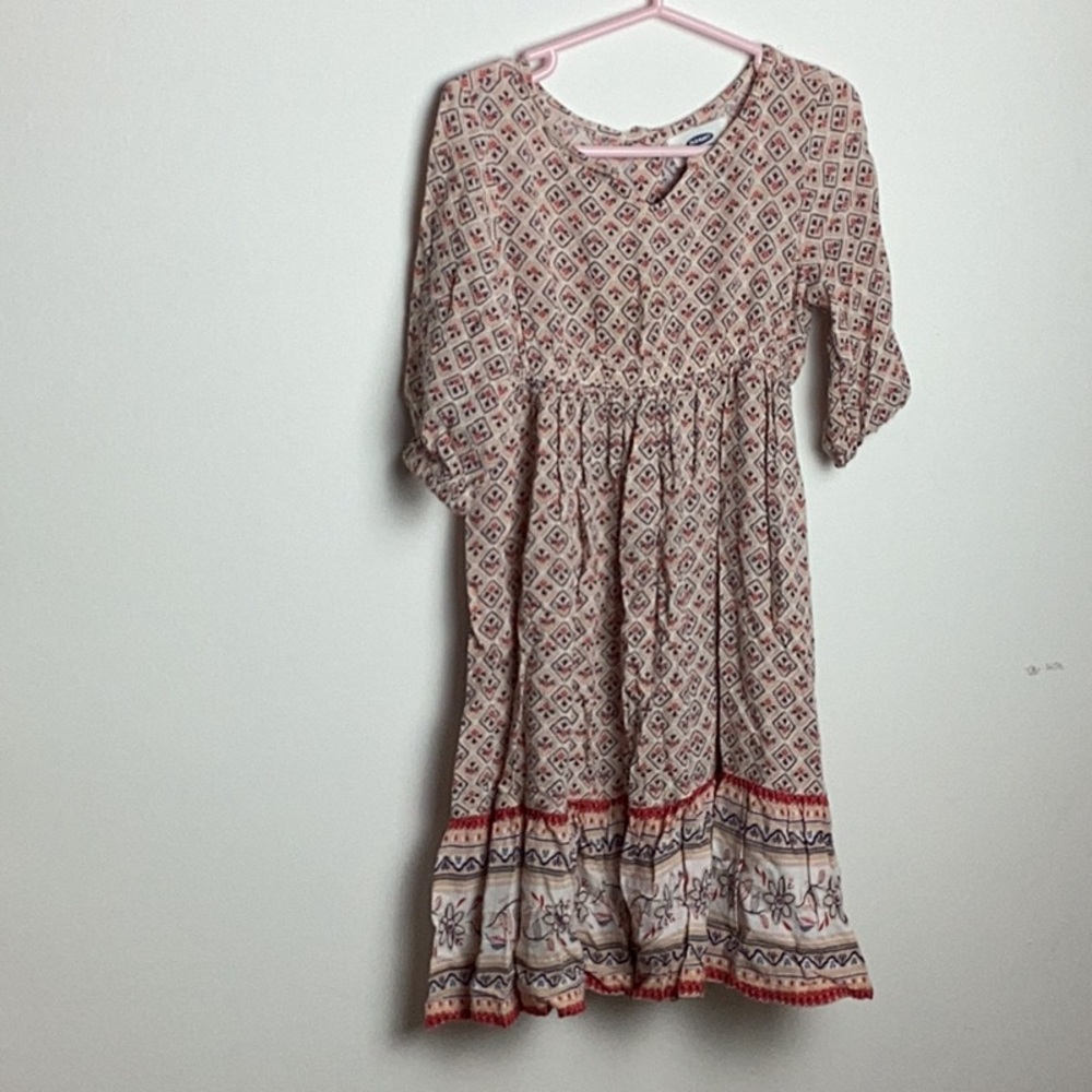 Brand: old navy size:3T colors: cream,grey,blue and red